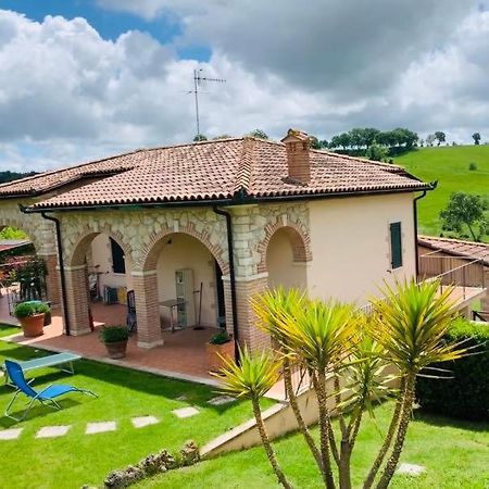 8380 Agriturismo L'Oleandro 몬테메라노 외부 사진