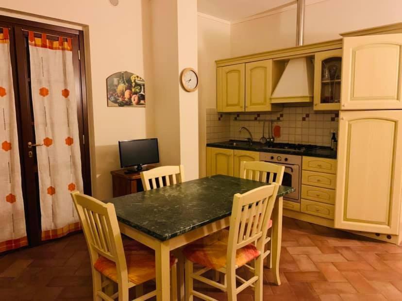 8380 Agriturismo L'Oleandro 몬테메라노 외부 사진
