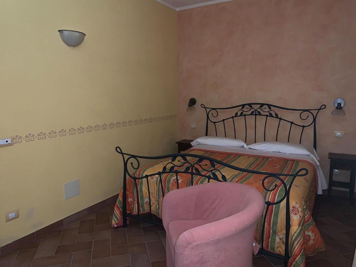 8380 Agriturismo L'Oleandro 몬테메라노 외부 사진