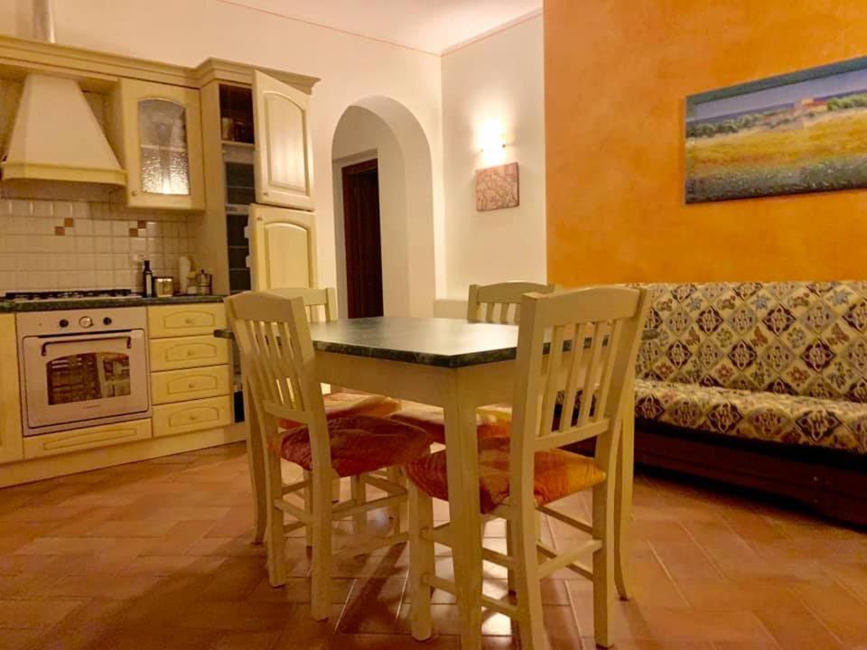 8380 Agriturismo L'Oleandro 몬테메라노 외부 사진